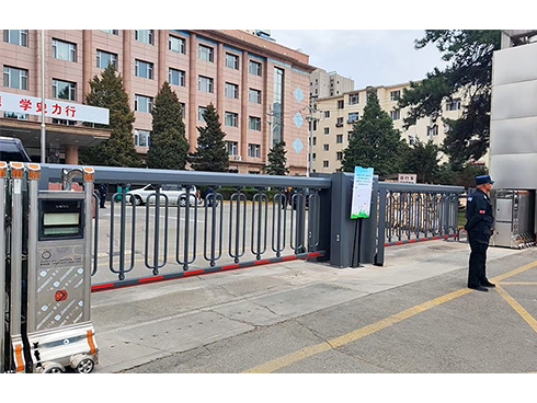 呼和浩特市供電局 空降門(mén)、車輛識(shí)別安裝完畢